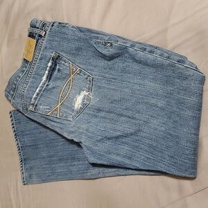 🟦 [2] Abercrombie Distressed Crop Jeans